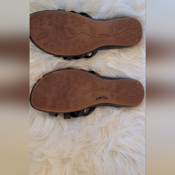 Keen leather slip on sandle - Picture 3 of 4